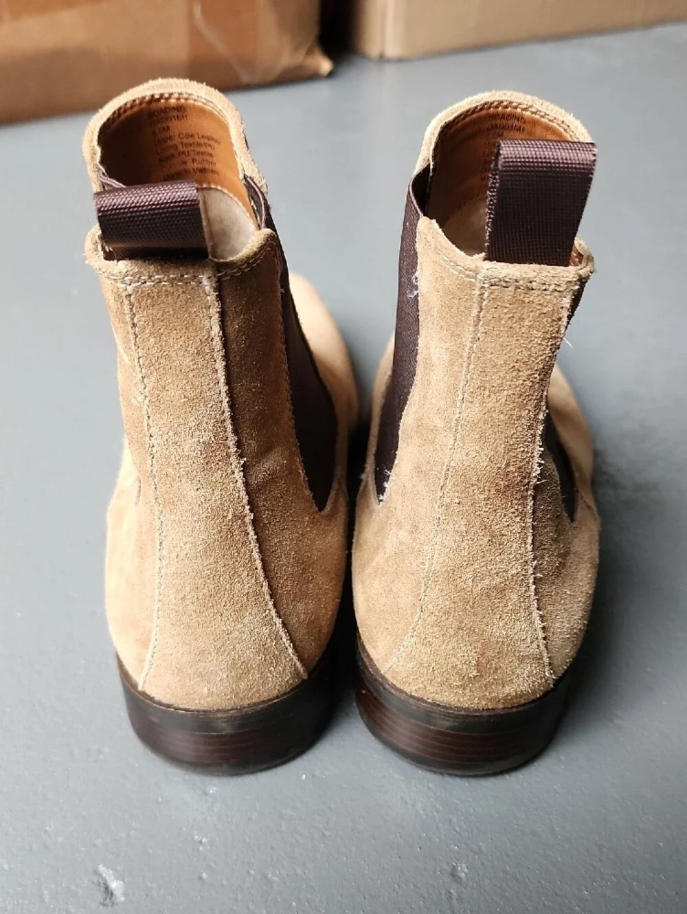 Steve Madden Men's 9.5M Suede Chukka Boots in Beige and Dark Brown Western